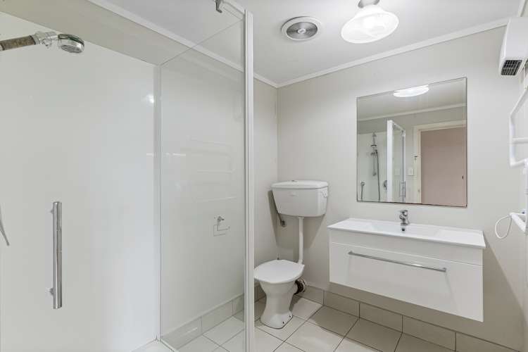 114 Captain Scott Road Glen Eden_26