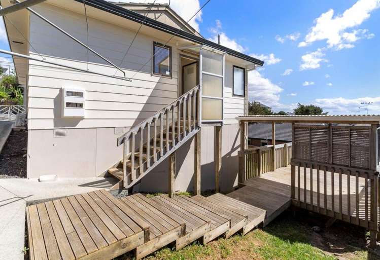 179 Solar Road Glen Eden_9