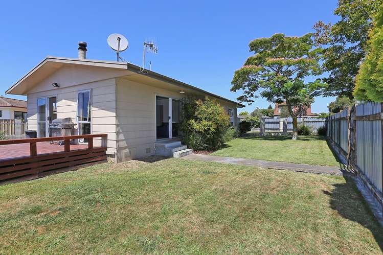 1 Deakin Place Clive_13