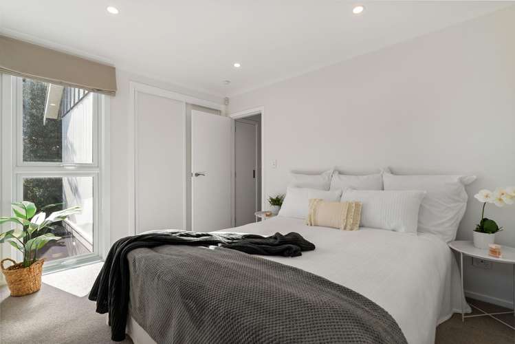 68 Kinghorne Street Strathmore Park_16