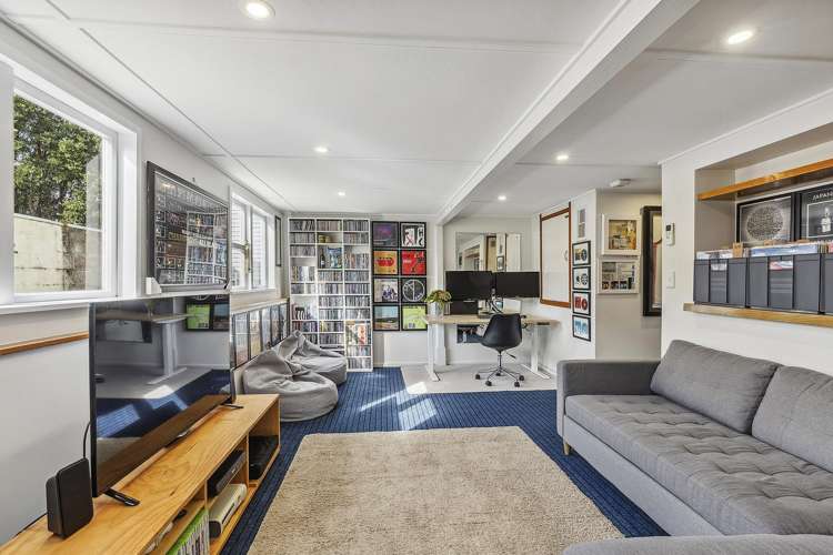 21 Waikare Street Karori_16