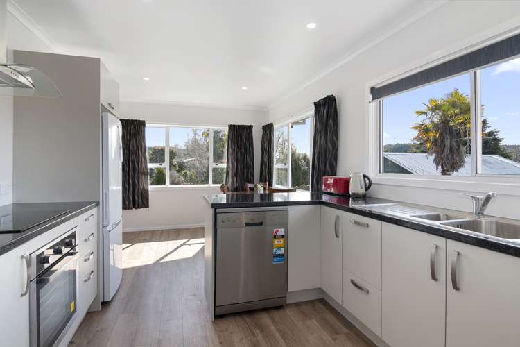 53 Eighty Eight Valley Road Wakefield_10