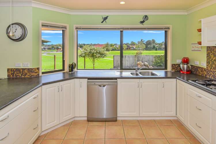 25 Castlehill Court Wattle Downs_14