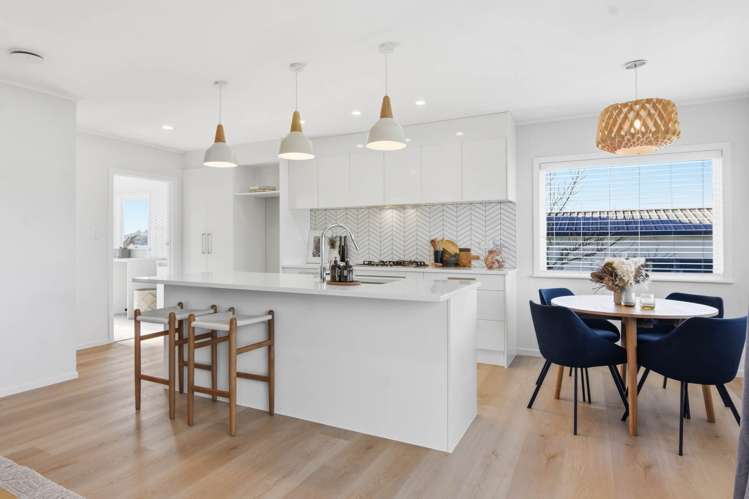 10 Fordham Street Beach Haven_11