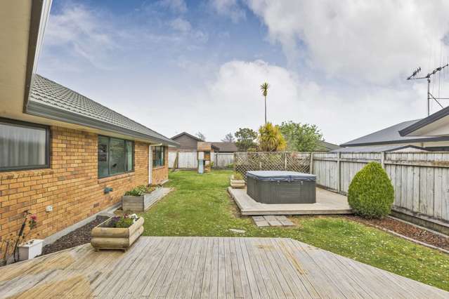 8 Woodgate Court Fitzherbert_1