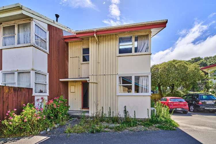 2/3 Bouverie Street Petone_1