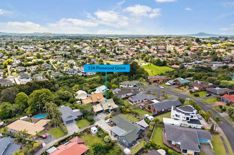 13a Pinewood Grove Botany Downs_33