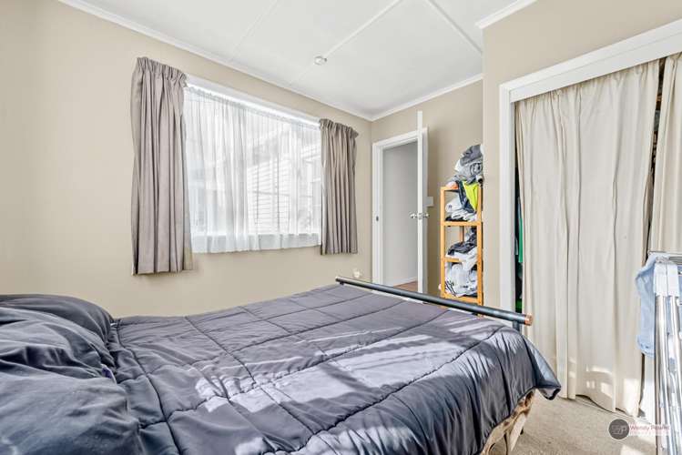 38 Hall Crescent Epuni_11