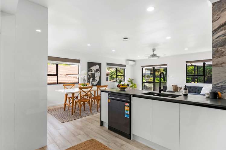 1/131 Botany Road Botany Downs_8