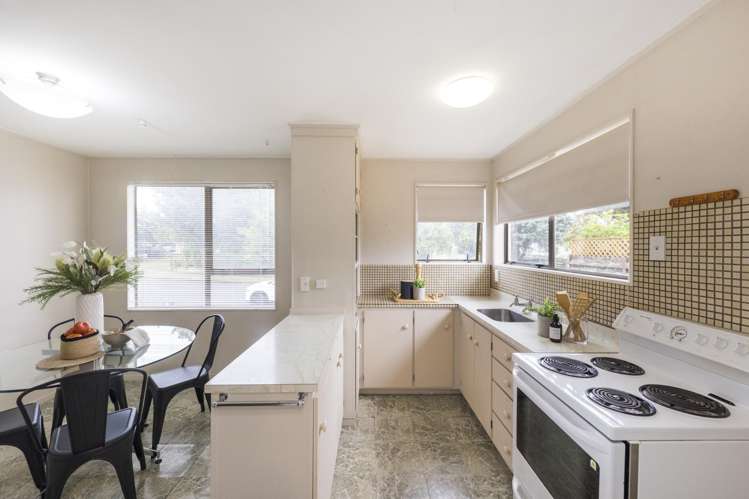 12 Escort Grove Awapuni_1