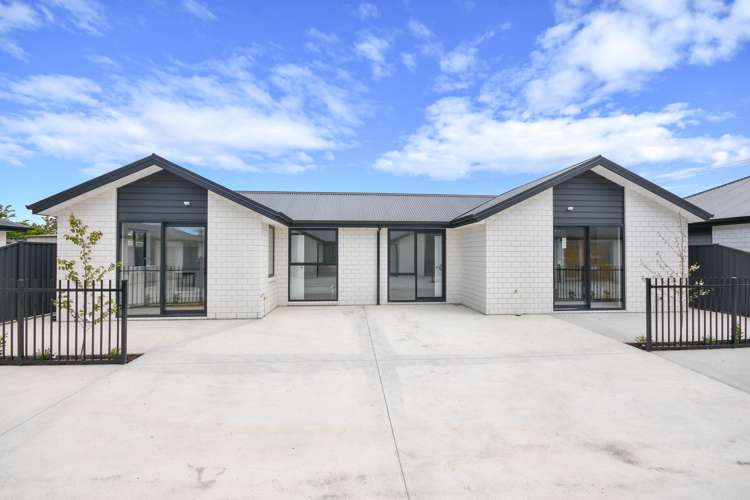 6 Mackie Mews_0