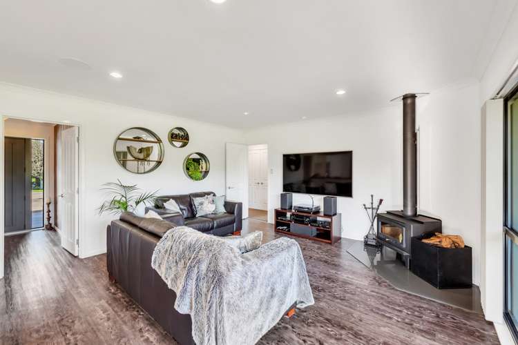 29 Awaroa Stream Drive Waiuku_5