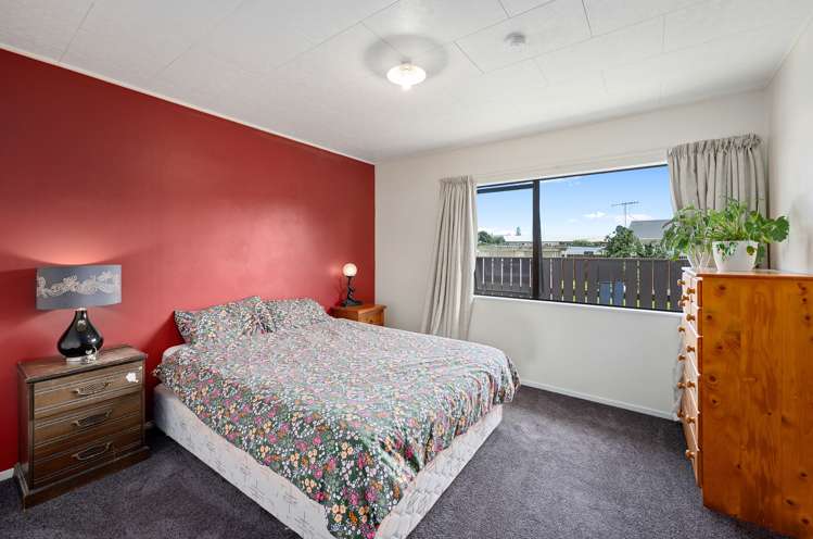 11 Simcox Street Otaki Beach_14