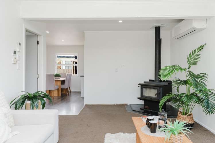 21 Jeanette Street Glenview_4