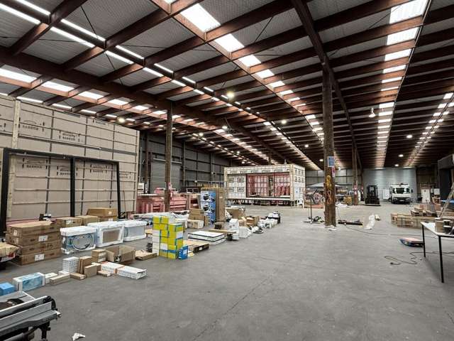 156E Main road Kumeu_1