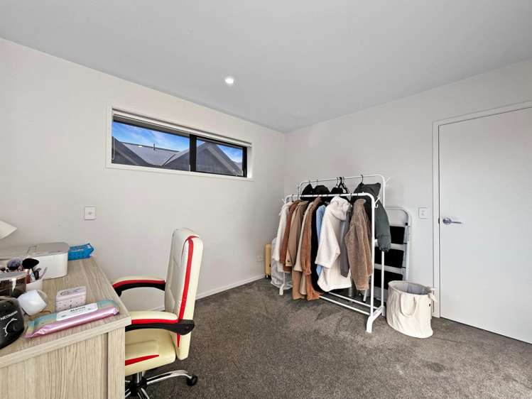  2/12 Biddle Crescent Taitā_11