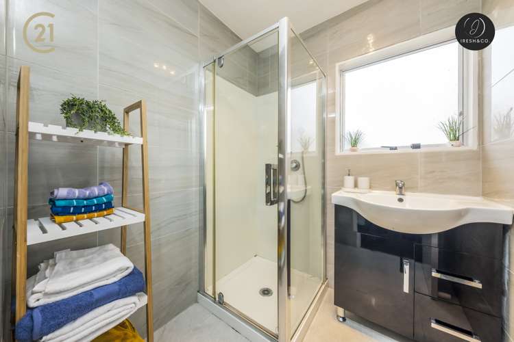 2/11 Rollerson Street Papakura_10