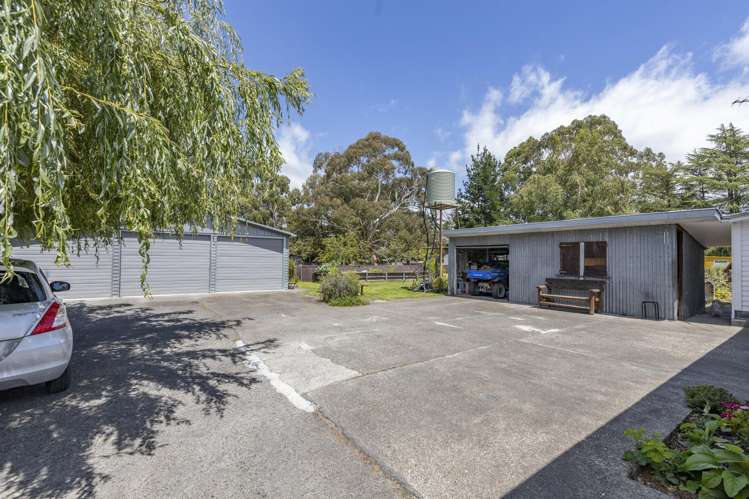 1649 Cust Road Cust_32