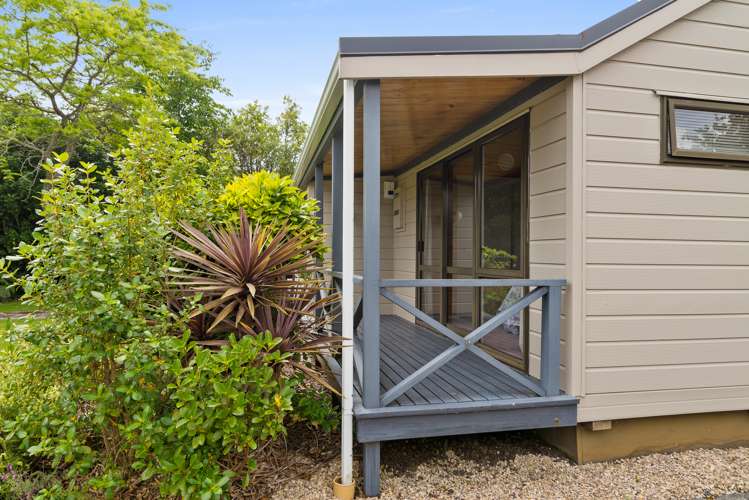 13 Henare Place Tihiotonga_6