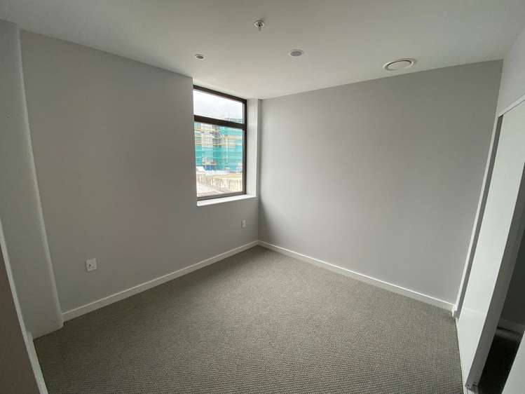 202/14 Laings Road Hutt Central_3