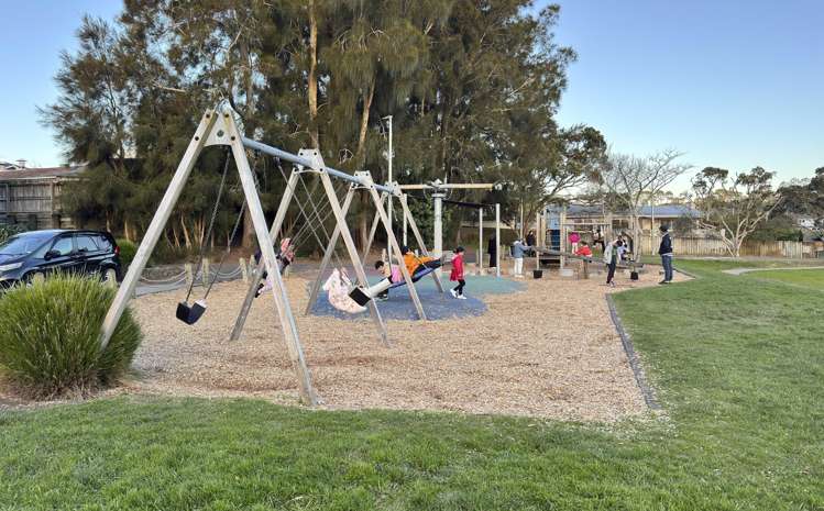 21C Tonkin Drive Sunnynook_19