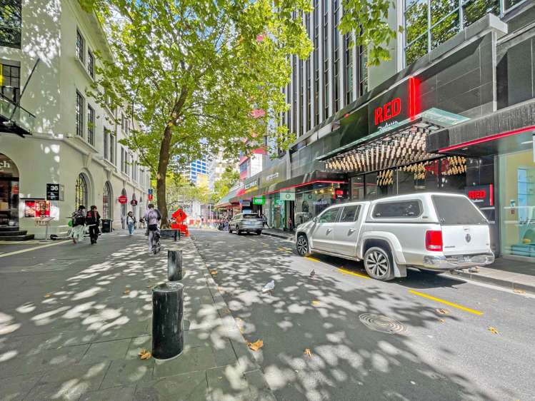 Shop D/33 Lorne Street City Centre_11