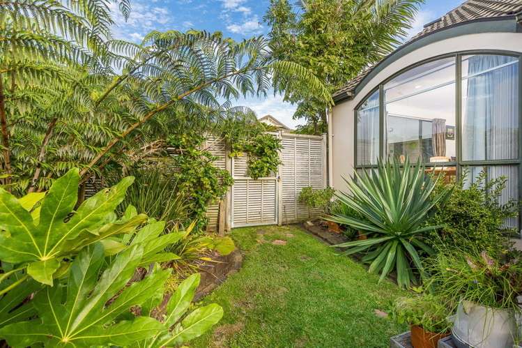 314 Hill Road The Gardens_19