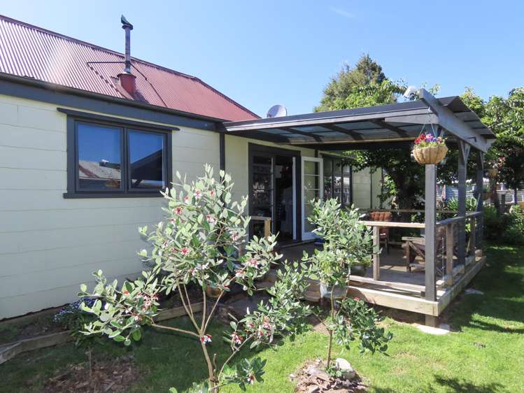 69 Shiel Street Reefton_10