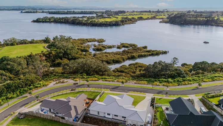 32 OMAHURU ROAD  "Kahawai Point" Glenbrook_1