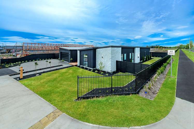 87 Whitehorn Drive_0