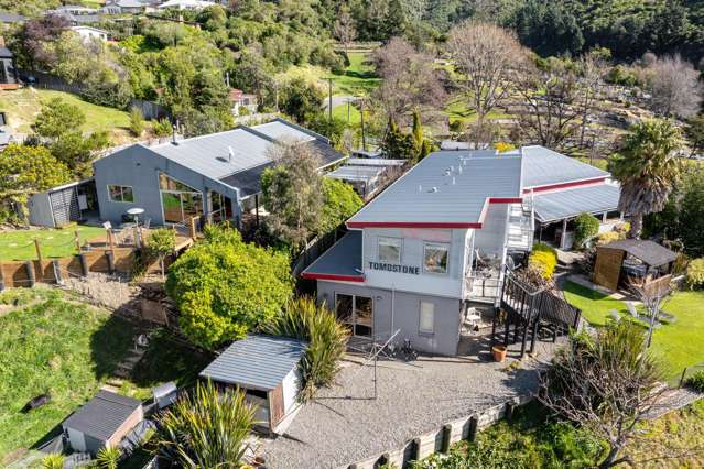 Tombstone Lodge – property and business