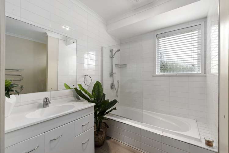 16 Kintara Drive Massey_18