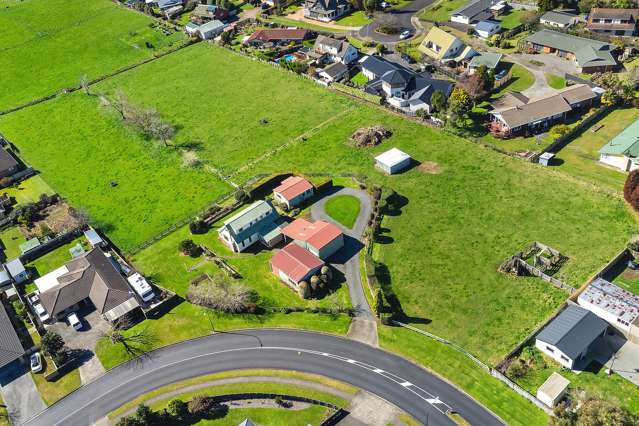 Rural Outlook, Flexible Living & Plenty of Shedding