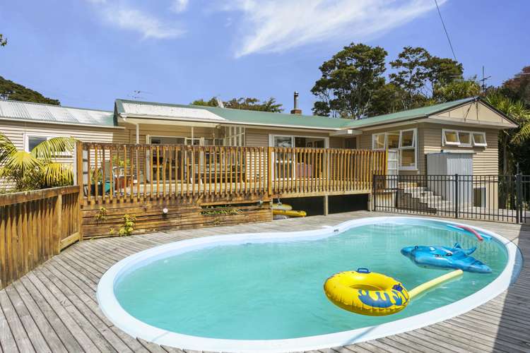 64 Woodfern Crescent Titirangi_21