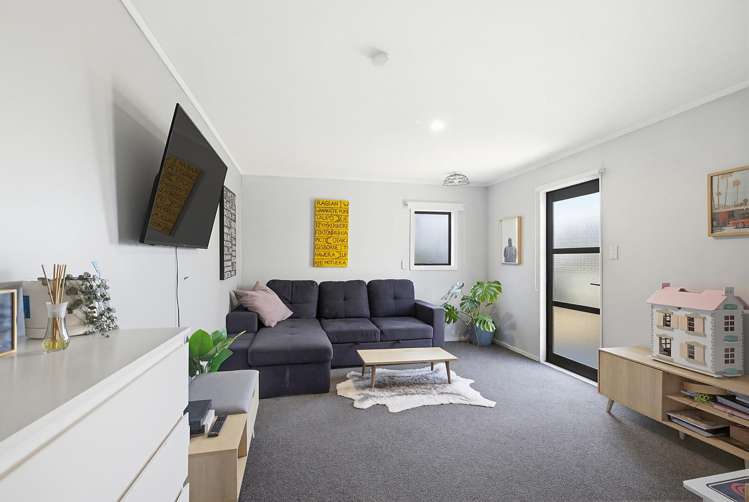 16 Tuki Street Titahi Bay_10