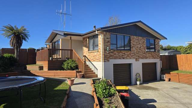 BEAUTIFUL 4 BEDROOM FAMILY HOME