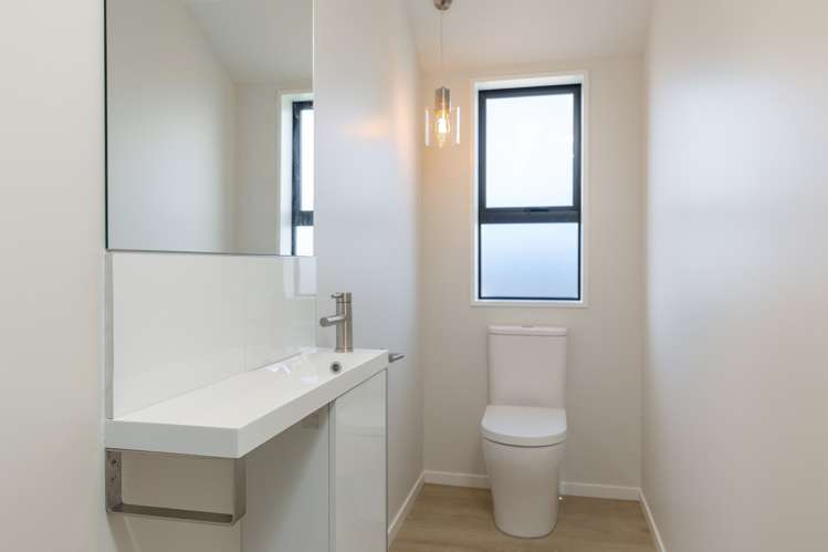 8 Whitehall Drive Springlands_18