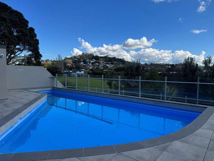 101/4 Wagener Place 1727_18