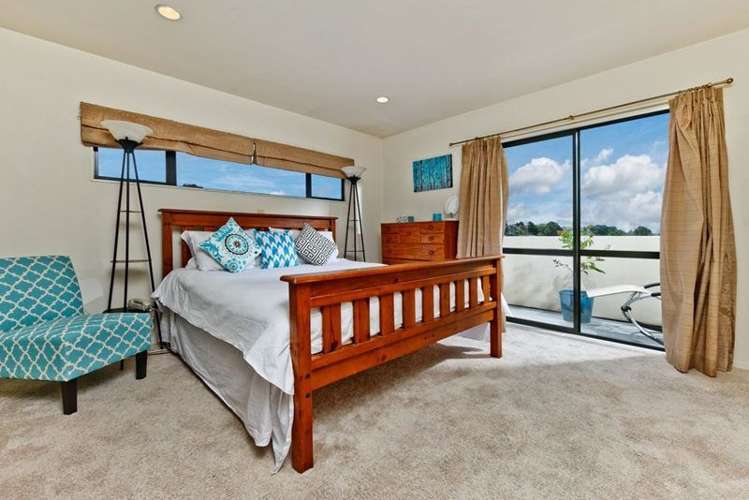 2/14 Greenridge Court Glenfield_6