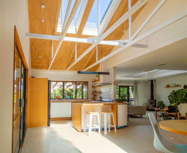 Generous Home and land - 1892sqm