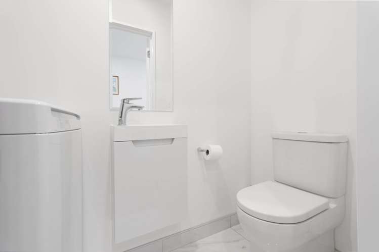 12/26 Springvale Drive Albany_19