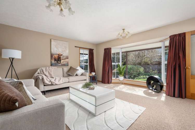 32 Townshend Crescent_1
