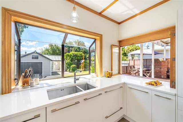 7 Thornycroft Avenue Epuni_1