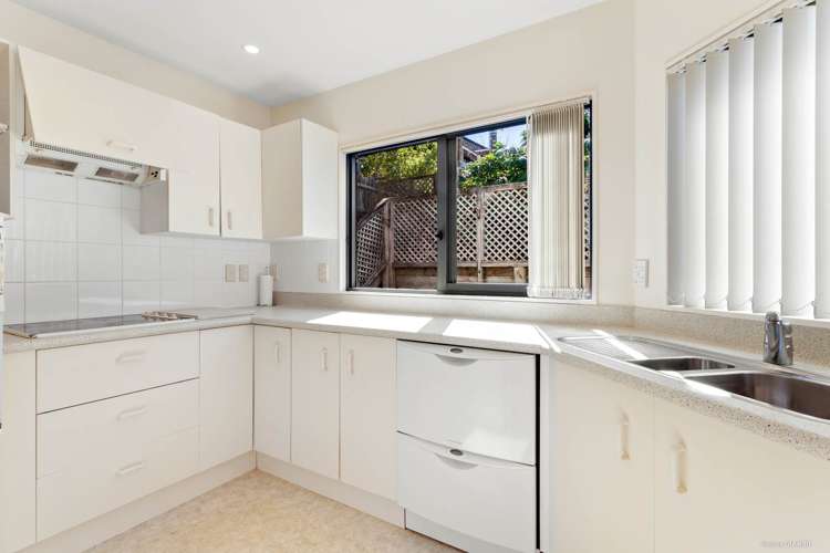 1/12 Wernham Place Northcote_11