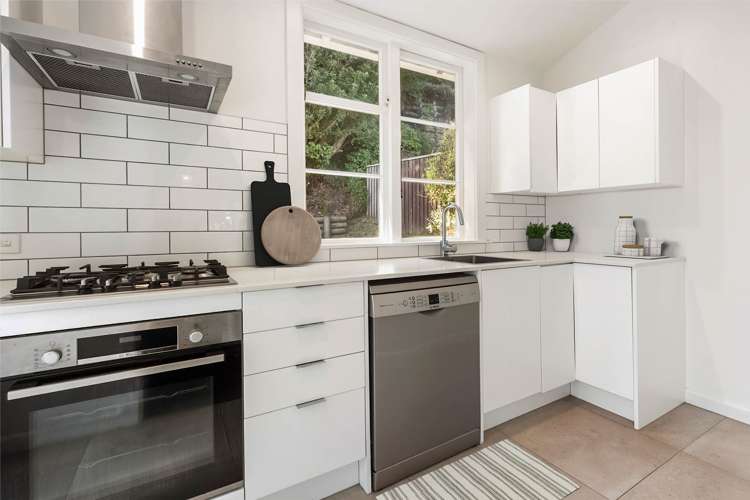 2/18 Oban Street Wadestown_6