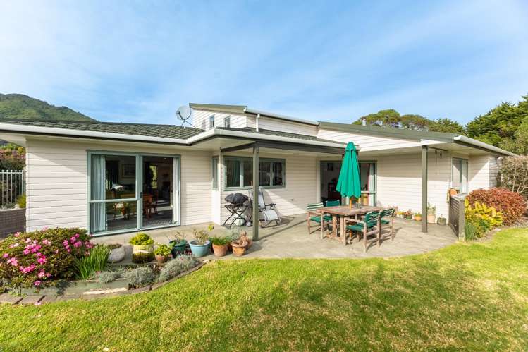 29 Cranbrook Grove Waikanae_11