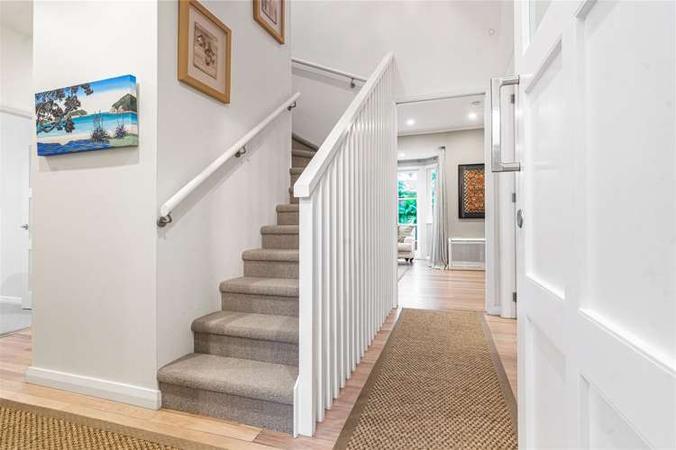 58 Old Lake Road Narrow Neck_13