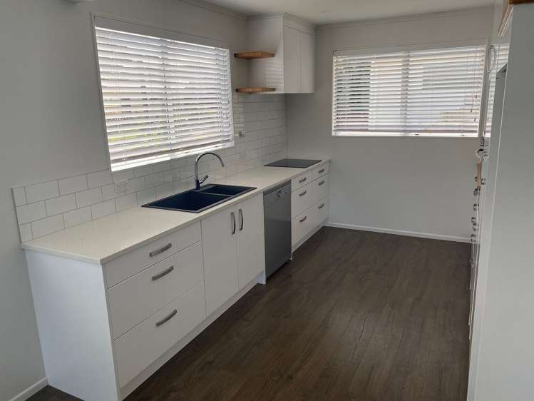 8 Findhorn Place Papakowhai_2