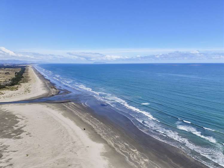 15 Muaupoko Street Hokio Beach_12
