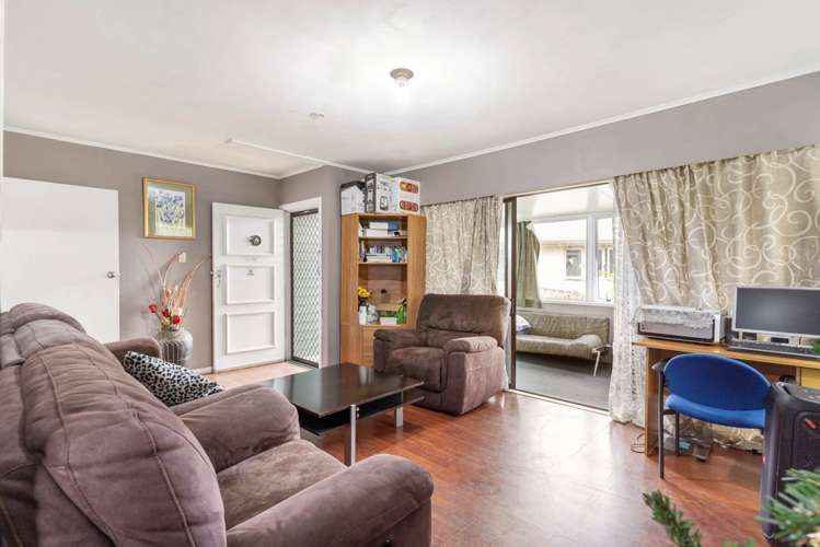 64 Clayton Avenue Otara_7